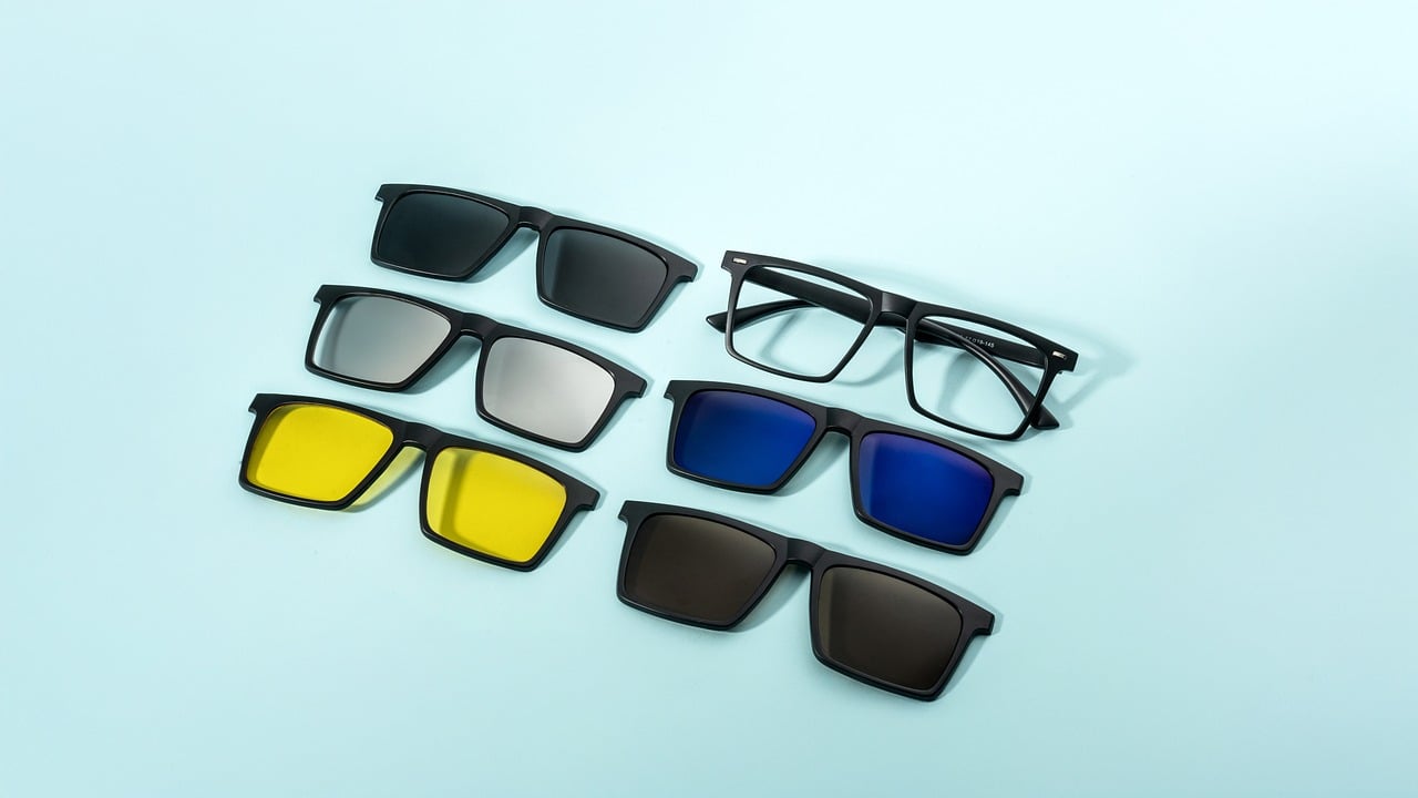 Jak działają okulary clip on i dla kogo są praktycznym rozwiązaniem?